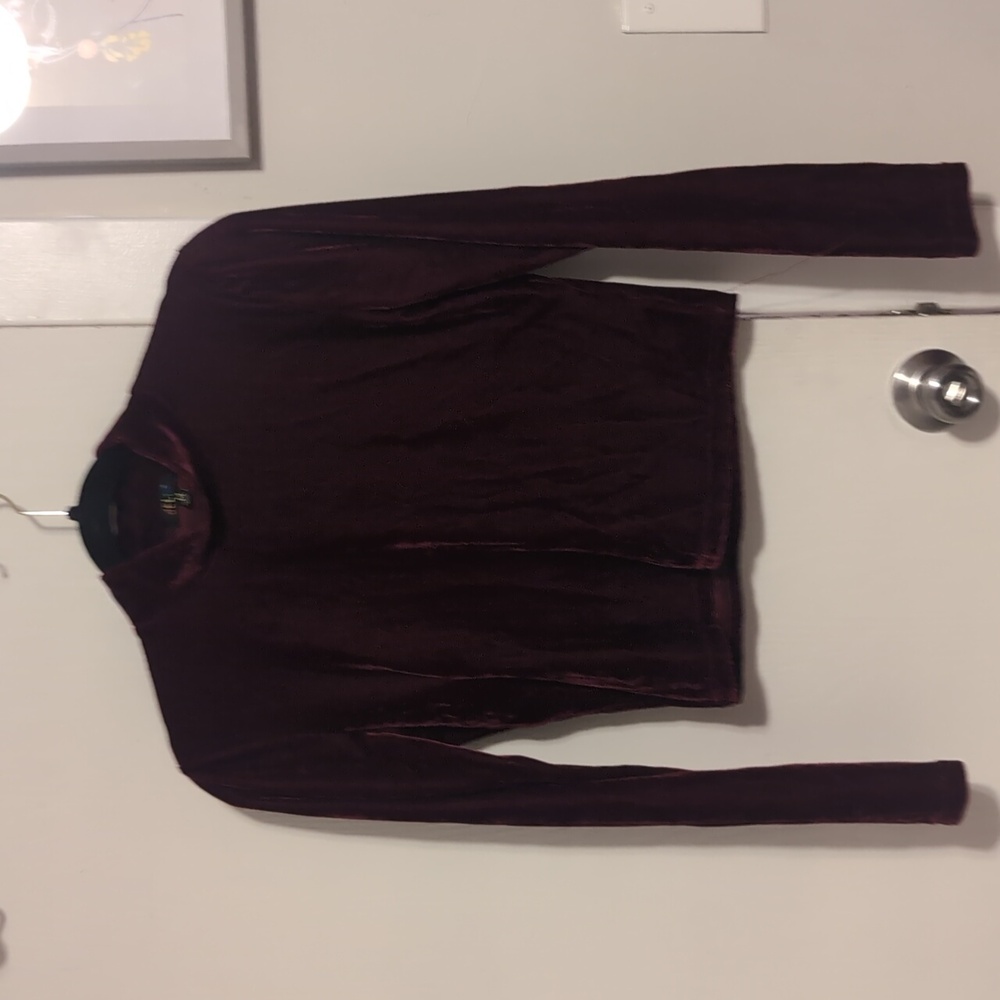 Long sleeve crop top